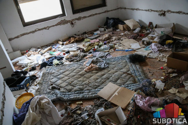 Migranti u napuštenim objektima na obodu grada