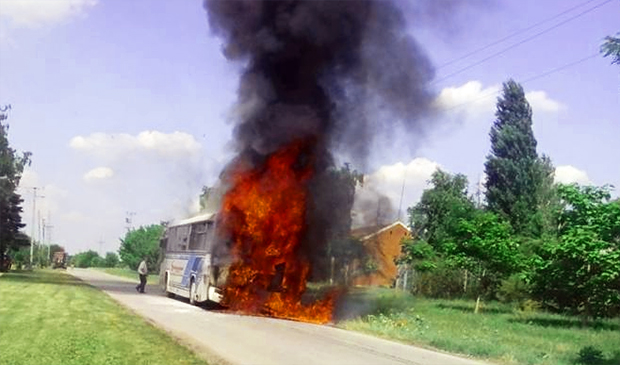 Autobus se zapalio, nema povređenih