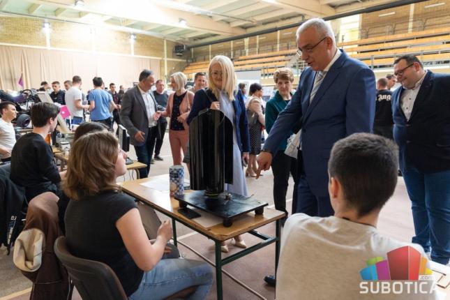 Projektna nedelja - predstavljeno više od 70 učeničkih projekata