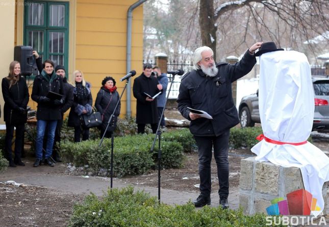 Na Paliću podignut spomenik Savi Babiću