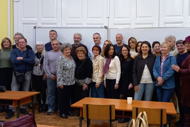 Nekadašnji učenici “Zmaja” na prelep način proslavili  90. rođendan svoje učiteljice Zore Tomašev