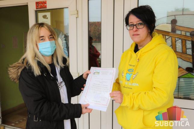 "Anđeli severa" donirali dečju hranu Domu "Kolevka"