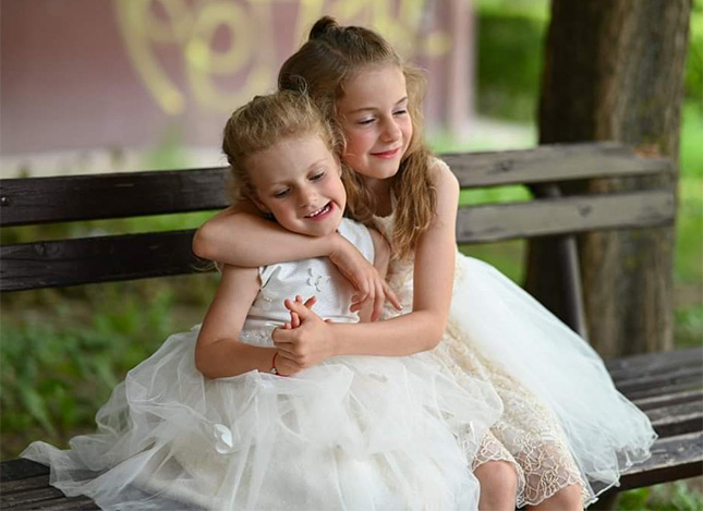 Pomozimo Melindi da pobedi opaku bolest - njene ćerke žele da vide majku nasmejanu i zdravu!