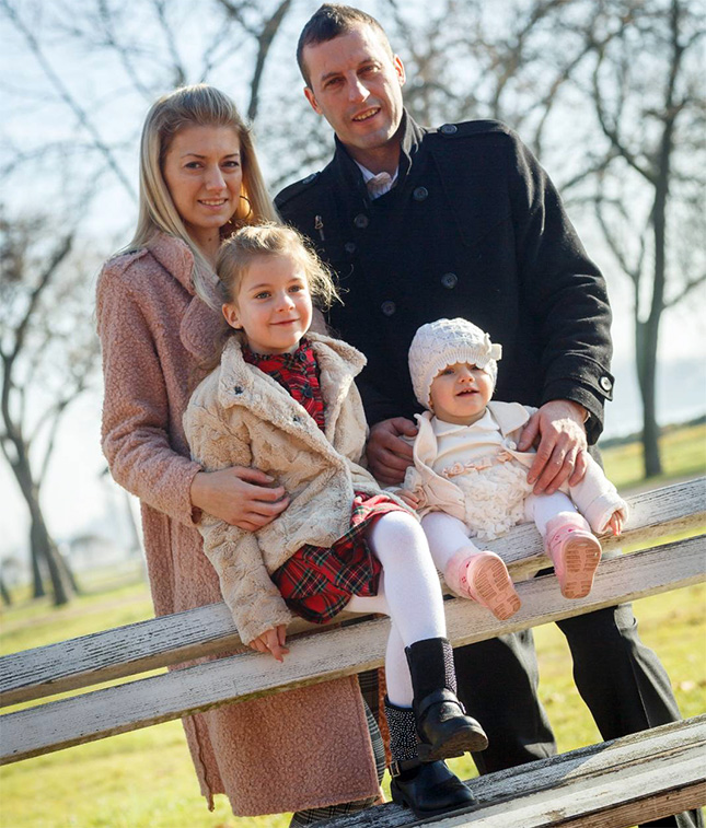 Pomozimo Melindi da pobedi opaku bolest - njene ćerke žele da vide majku nasmejanu i zdravu!