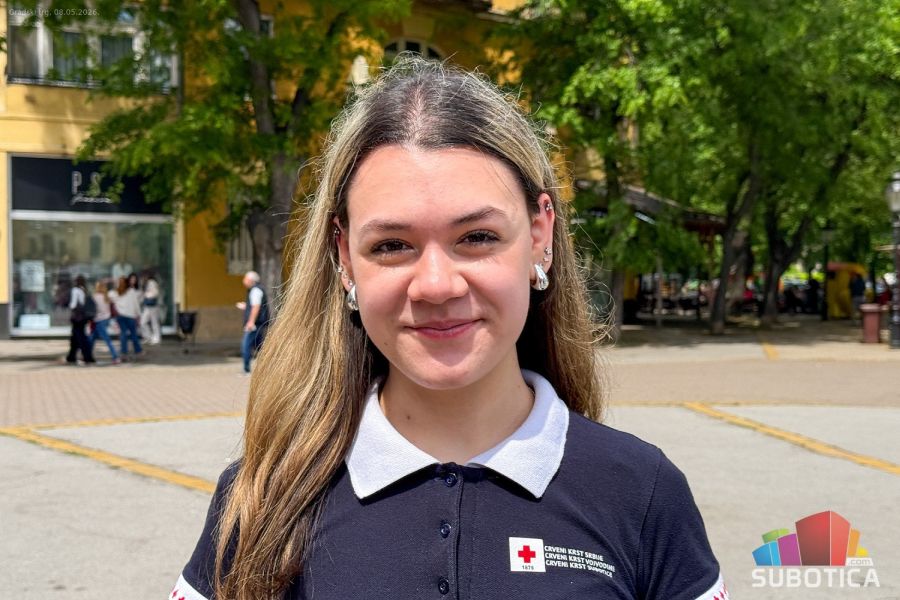 Humanost na Gradskom trgu: Subotički volonteri obeležili Svetski dan Crvenog krsta