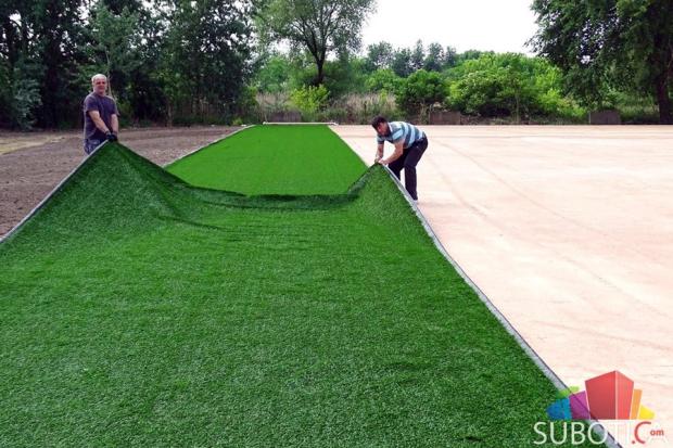 Svečano otvoren pomoćni teren sa veštačkom travom na Gradskom stadionu