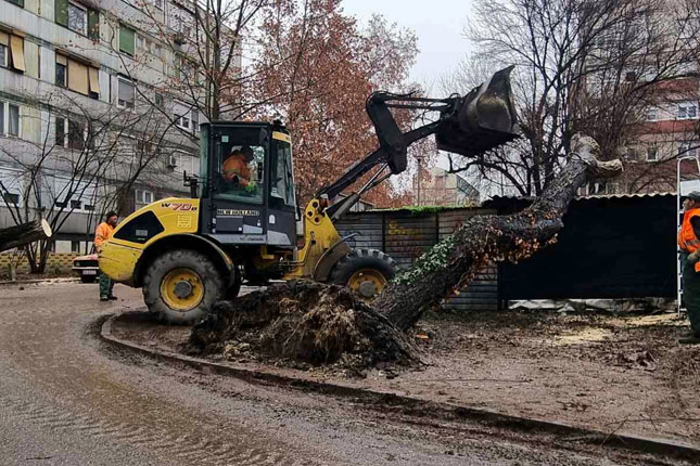 Asfaltiranje ulica i poslednjeg dana u godini