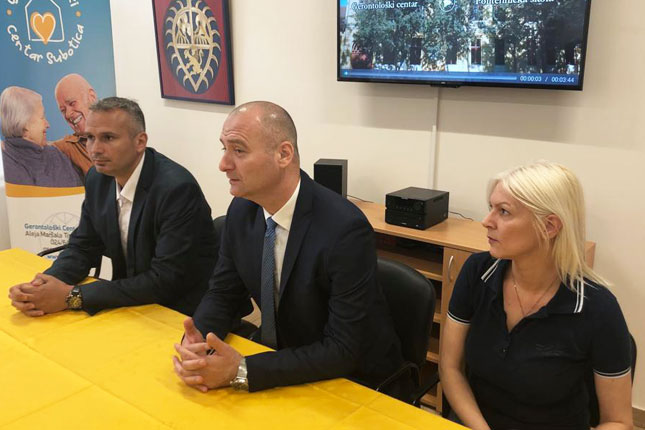 "Dvougao" – sličnosti i razlike mladih i starih