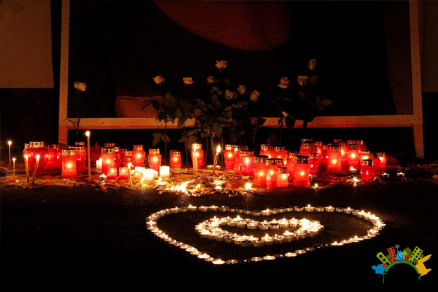 Hiljade sveća gorele za Tijanu do duboko u noć