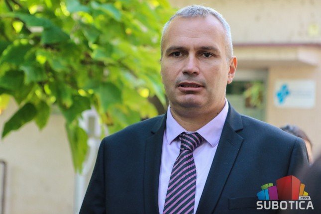 MZ "Novi grad" nagradila zaslužne žitelje, OŠ "10. oktobar" proslavila dan škole