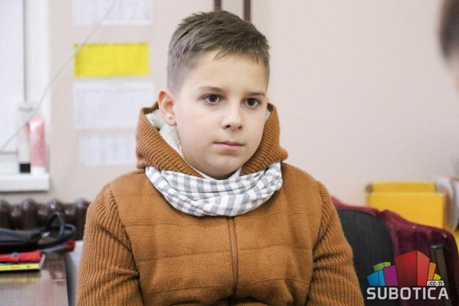 Od kuće do škole preko mađarske granice