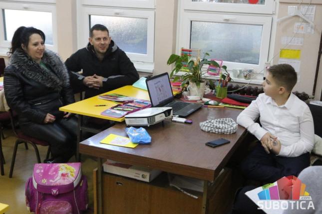 Od kuće do škole preko mađarske granice