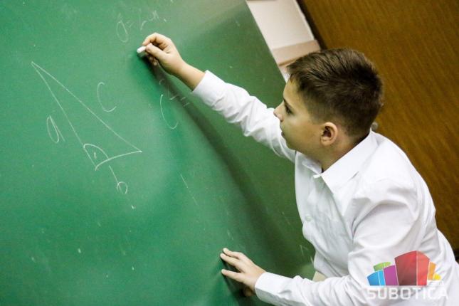 Od kuće do škole preko mađarske granice