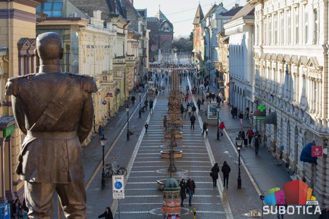 Novogodišnja noć protekla mirno, Subotičani slavili glasno i u dobrom raspoloženju