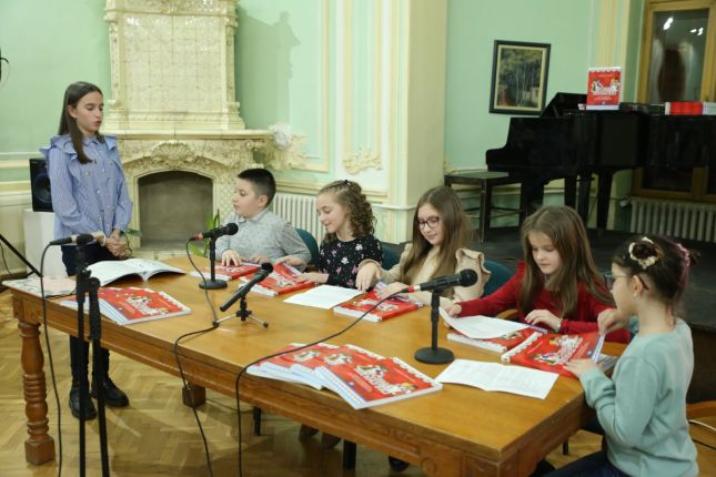 Predstavljen udžbenik "Učimo hrvatski"