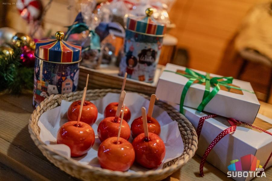 Božićna market-kućica "Mali trg" - mesto za trenutke uživanja