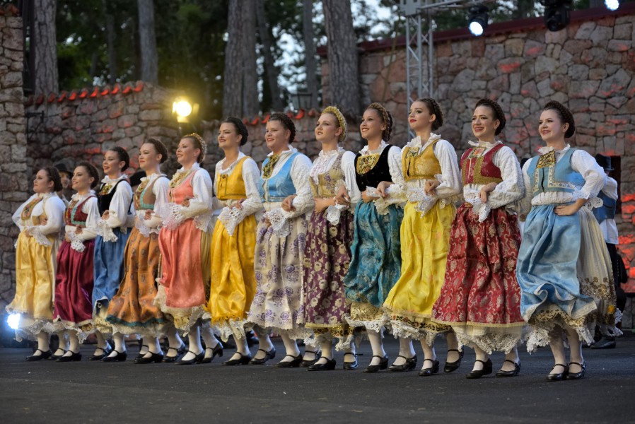 Koncerti KUD "Mladost 1947" dečjih ansambala i novogodišnji prvog ansambla