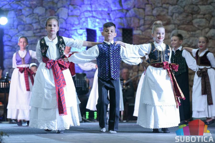 Koncerti KUD "Mladost 1974" dečjih ansambala i novogodišnji prvog ansambla