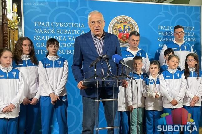 Karate: Takmičari "Spartak Enpi-ja" na prijemu kod gradonačelnika Bakića