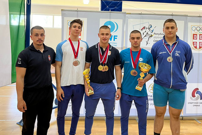 Dizanje tegova: Spartak juniorski ekipni prvak države