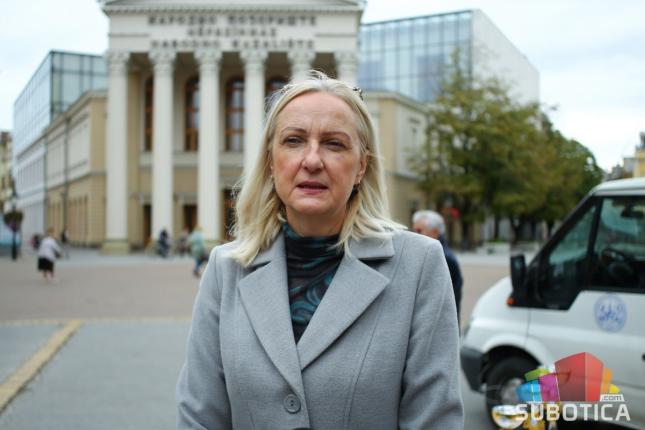 Održana mini izložba životinja - najmlađi oduševljeni zekama i pernatim životinjama