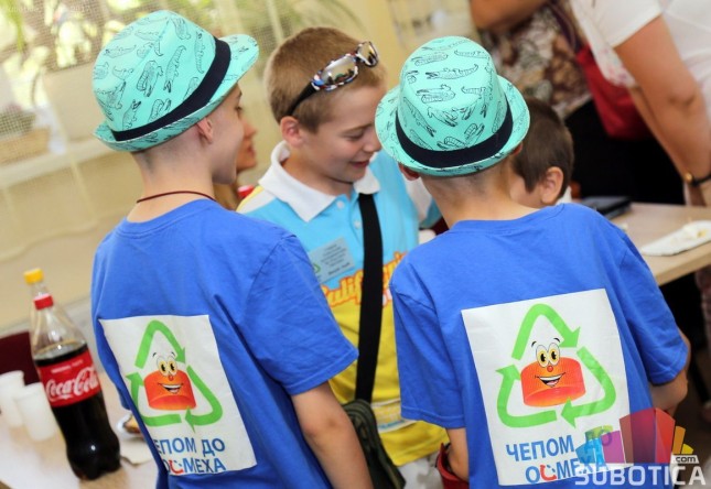 Devetogodišnja Emeše Varga dobila invalidska kolica