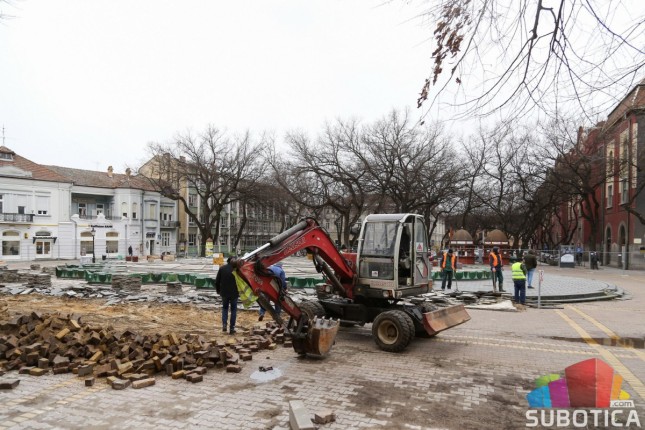 Počeli radovi na rušenju Zelene fontane i rekonstrukciji Trga