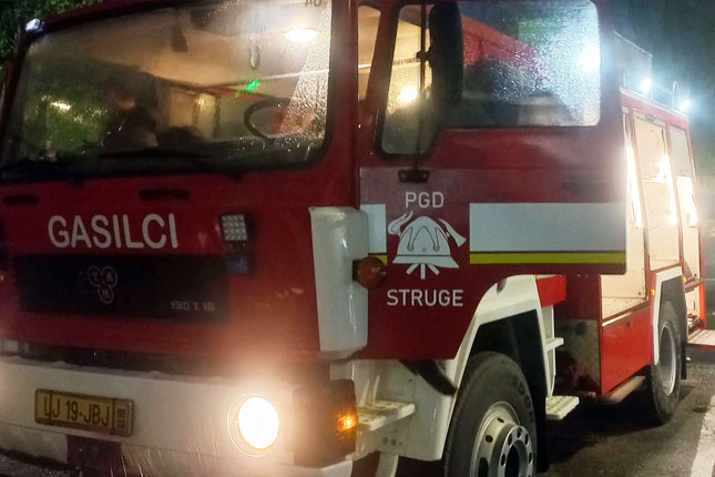 Bajmočani uz narodno kolo na kiši dočekali donaciju vatrogasnog kamiona iz Slovenije