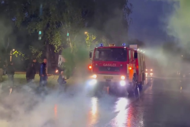 Bajmočani uz narodno kolo na kiši dočekali donaciju vatrogasnog kamiona iz Slovenije