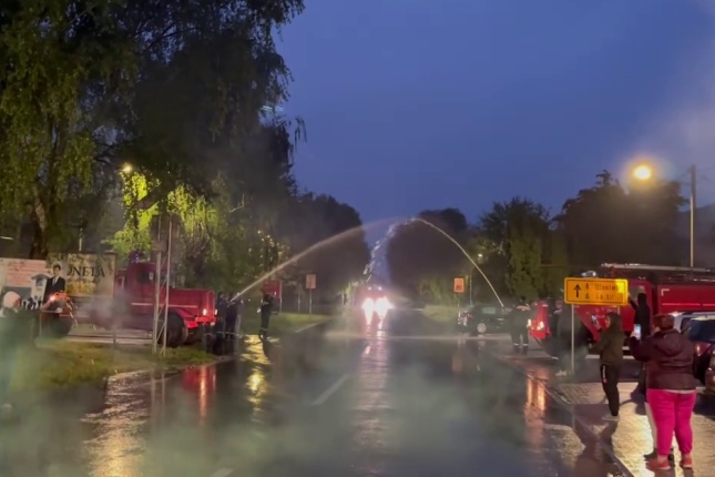 Bajmočani uz narodno kolo na kiši dočekali donaciju vatrogasnog kamiona iz Slovenije