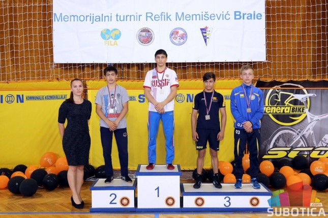 Održan 12. memorijalni turnir "Refik Memišević Brale" u rvanju za kadete