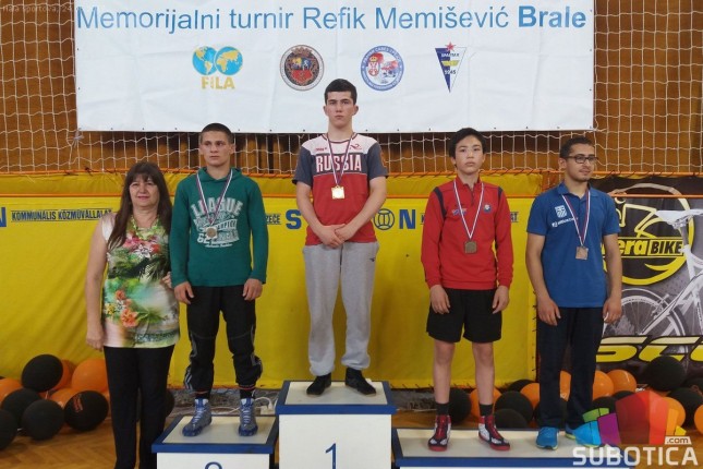 Održan 12. memorijalni turnir "Refik Memišević Brale" u rvanju za kadete