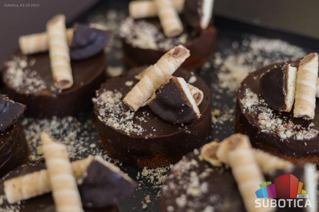 Slavski kolači i božićne česnice - noviteti u poslastičarnici "Kolačići Su"