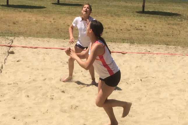 Održan prvi turnir odbojke na pesku za devojčice osnovnoškolskog uzrasta