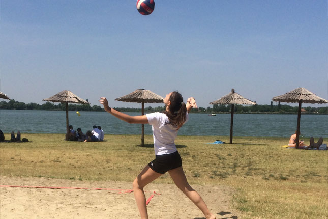 Održan prvi turnir odbojke na pesku za devojčice osnovnoškolskog uzrasta