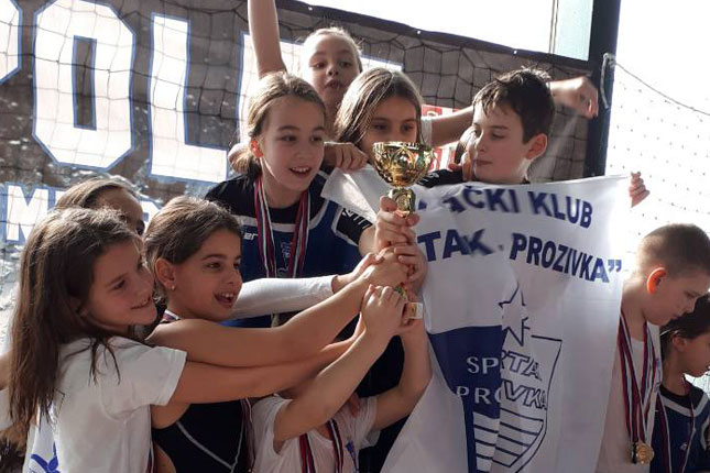 Plivanje: Pregršt medalja takmičara Spartak Prozivke na turnirima u Somboru