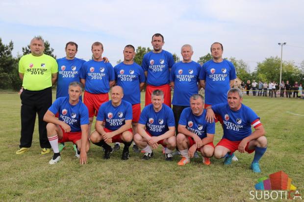 Veterani Udarnika ugostili legende Crvene zvezde u Višnjevcu