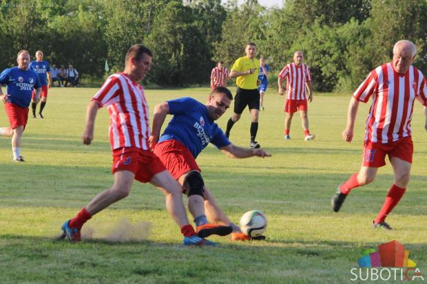 Veterani Udarnika ugostili legende Crvene zvezde u Višnjevcu