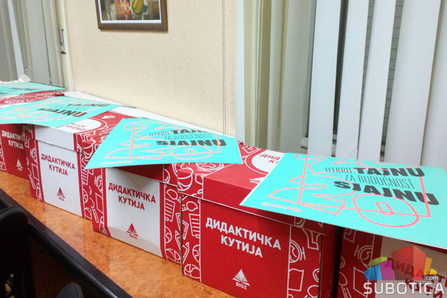 Vredna donacija za kvalitetniju nastavu na hrvatskom jeziku