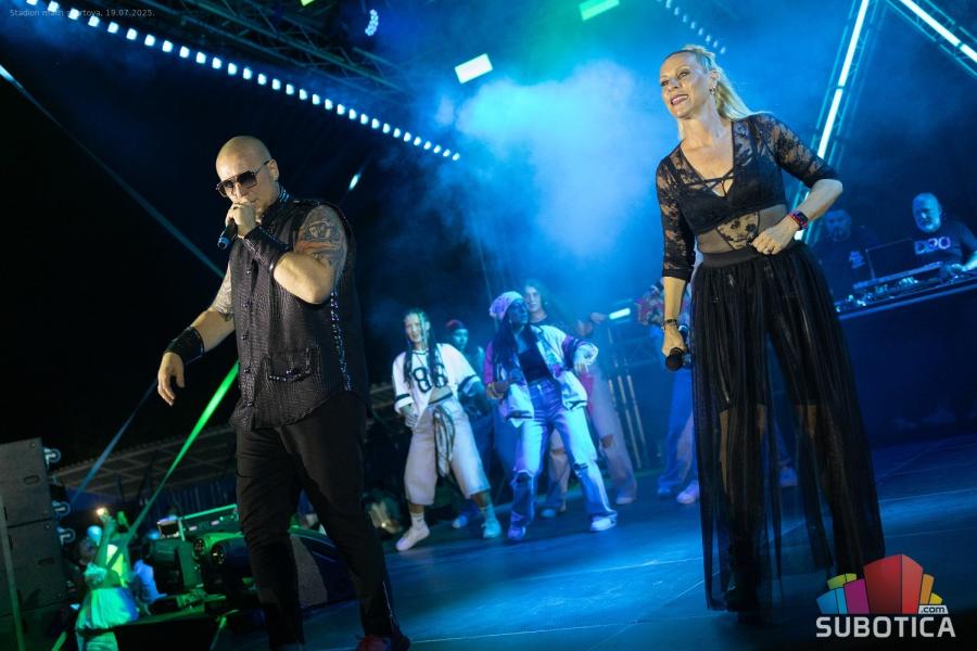 Veče nostalgije uz hitove domaćeg i stranog densa '90 na otvorenoj sceni