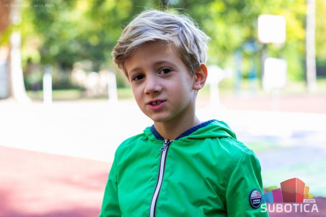 Edukacija i saobraćajni poligon za prvačiće - najmlađi učili o bezbednom učestvovanju u saobraćaju