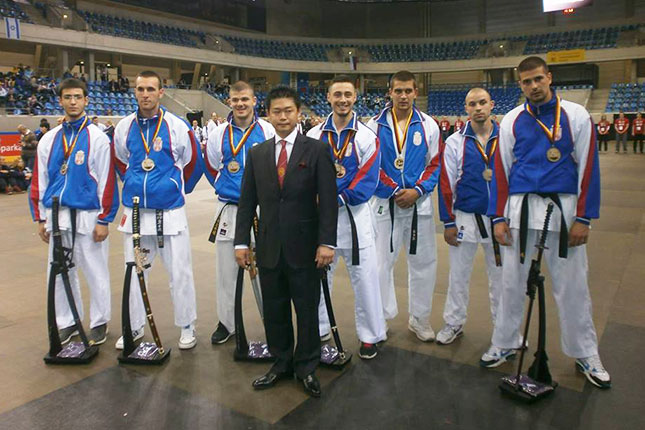 U toku upis novih članova u školu karatea SBK "Spartak-Enpi"