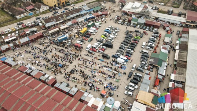 Kupaca iz Mađarske više, broj posetilaca na "Buvljaku" u blagom porastu