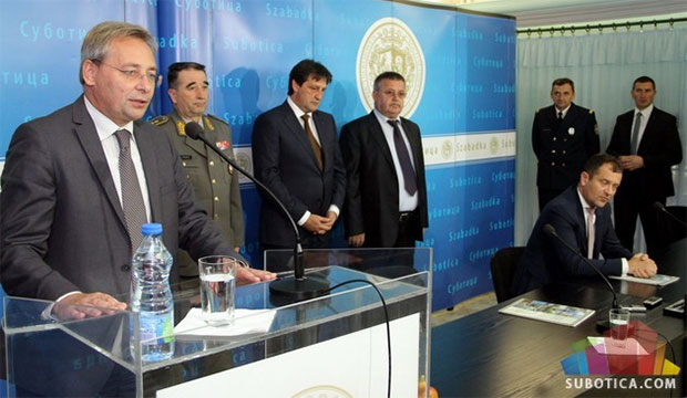 Grad preuzeo kasarnu "Kosta Nađ"