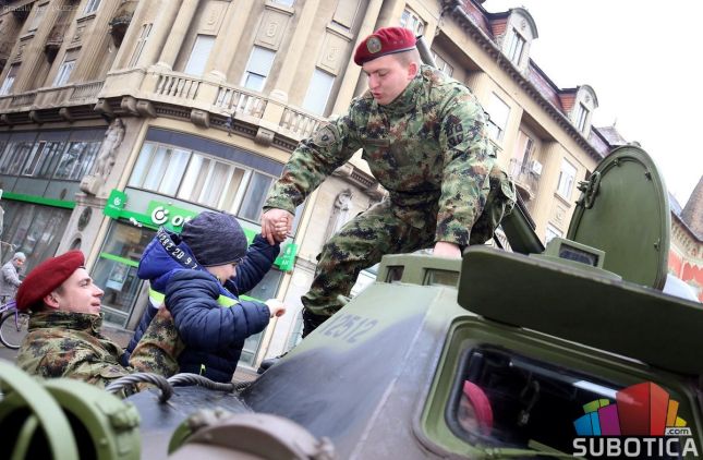 Vojska među narodom u sklopu obeležavanja Dana državnosti