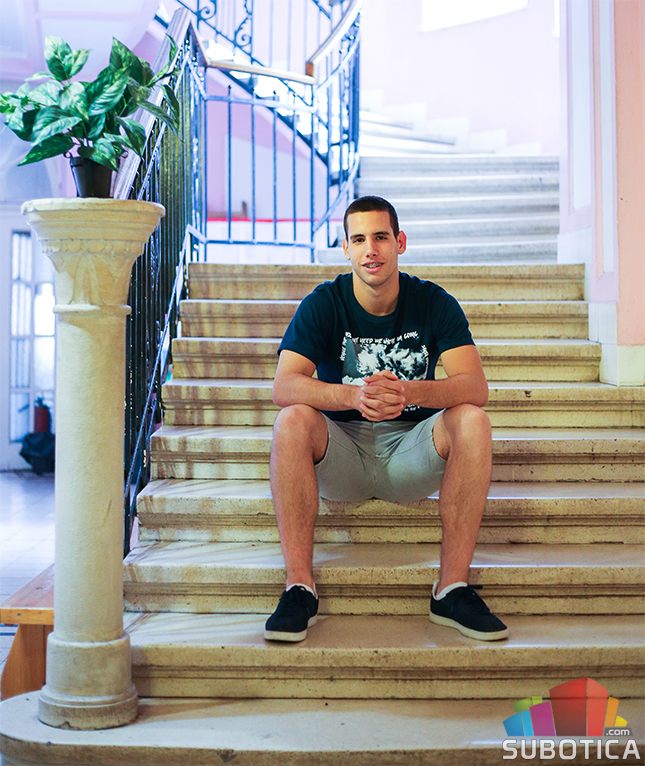 Oni dolaze: Njegoš Milović, maturant Ekonomske škole i član OKK "Spartak"