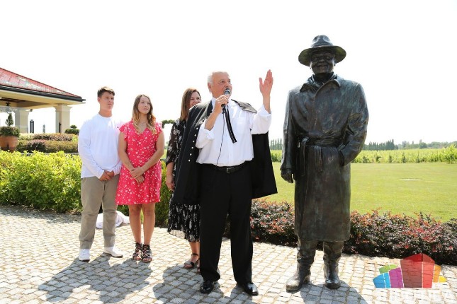 Zvonko Bogdan i Osam tamburaša dobili biste