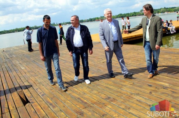 Roštilj, restorani ili doručak iz kontejnera