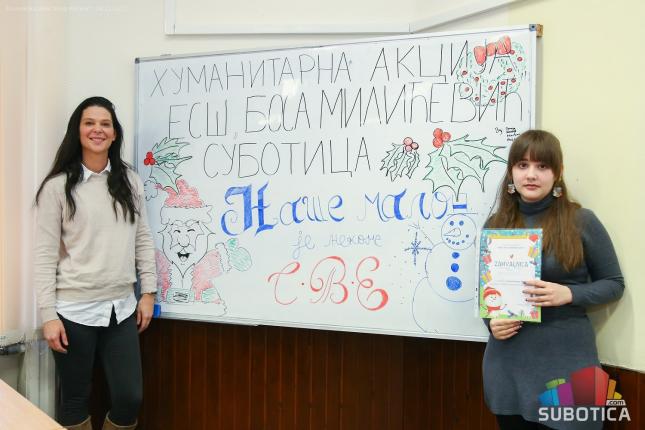 Đaci Ekonomske škole prikupili slatkiše za novogodišnje paketiće siromašnim sugrađanima