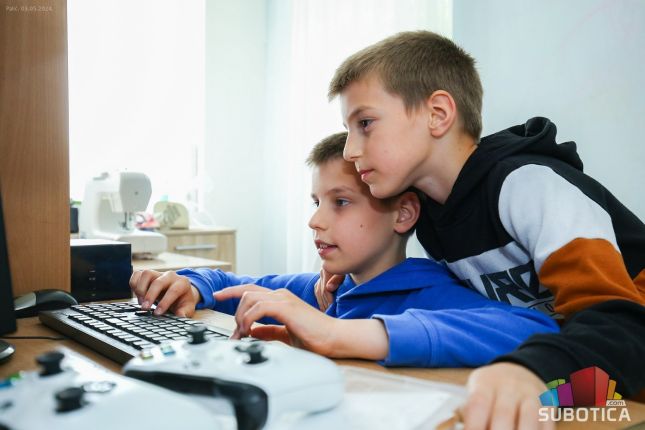 Ćupići u duhu pravoslavlja podižu i vaspitaju šest sinova